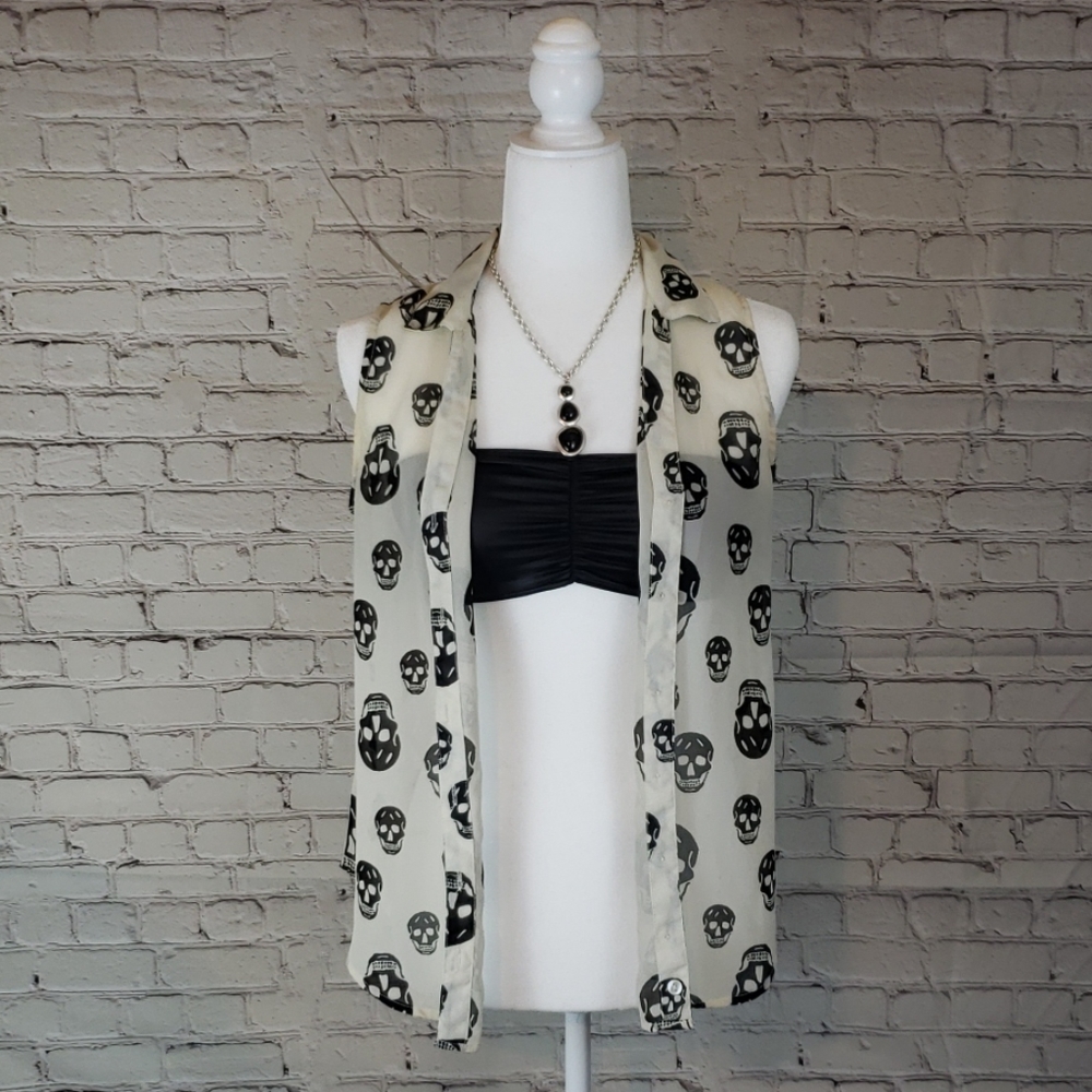 💀Fun and Flirt💀 Sleeveless Skull Blouse